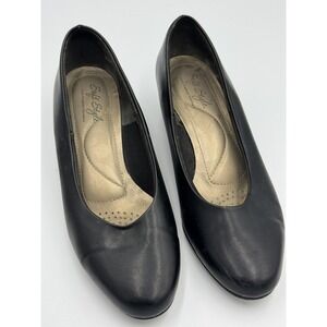 Soft style 6 Wide Black Leather Comfort Shoes  1 Inch Heel